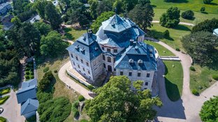 Schloss Karlskron aus der Vogelperspektive