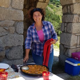 Mittagspause mit frisch gekochter Paella