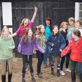 Gruppenbild mit Kindern