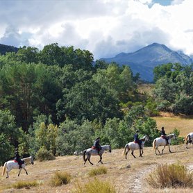 Wanderreiten am Fuße der Gredos Mountains